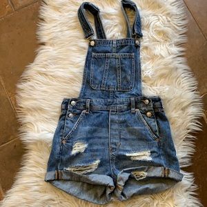 Stage Coach Divided Distressed Jean Shortalls Size 2 Shorts